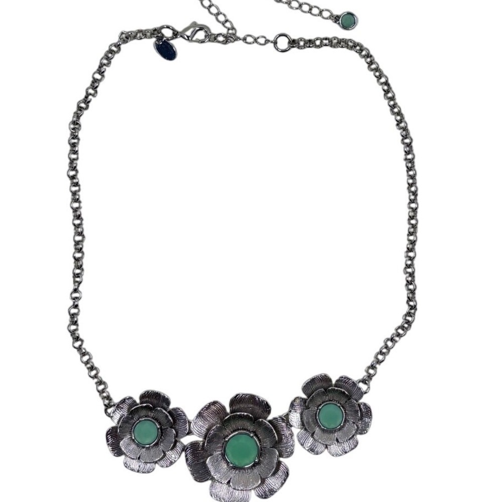 Lia Sophia Lily Pad Flower Cluster Necklace Silver Tone Chunky Jewelry‎